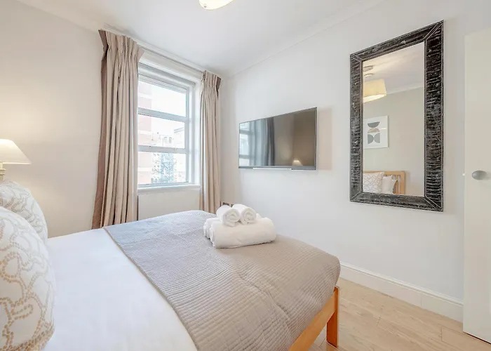 Stunning Oxford Street\'S Home